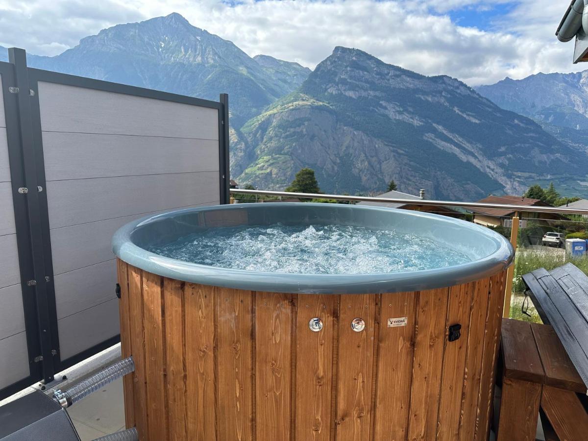 Chambres D'Hotes Les Louettes A Sapinhaut Canton Du Valais Saxon Exterior foto